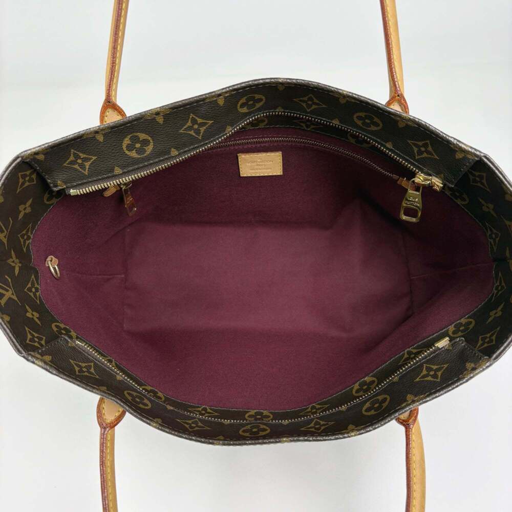 LOUIS VUITTON Brown Monogram Shoulder Bag - Picture 8 of 8